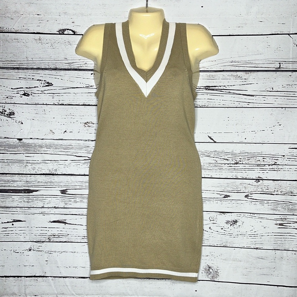 Forever 21 NWT S Taupe & White Stripe V-Neckline Sleeveless Sweater Knit Dress